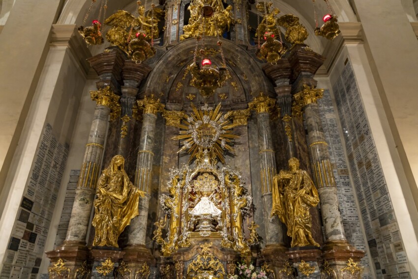 Enfant Jésus de Prague